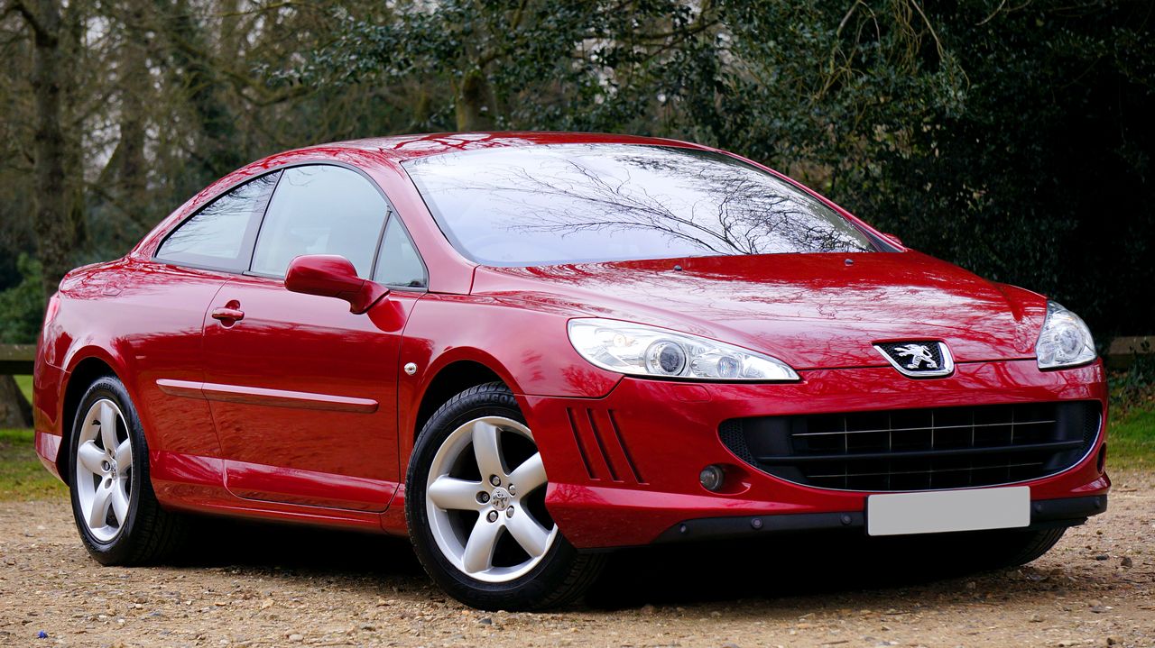 Coupé rossa per noleggio a breve termine