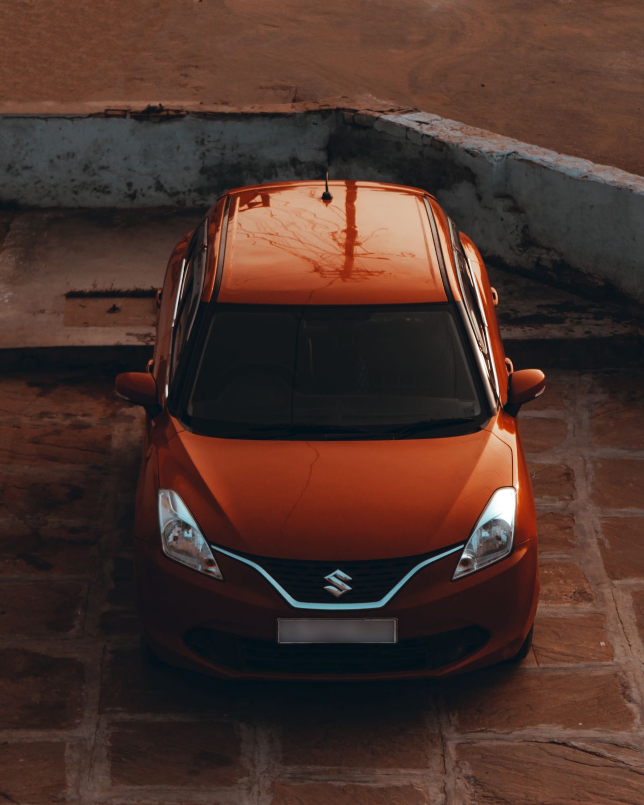City Car arancione della flotta Gostild